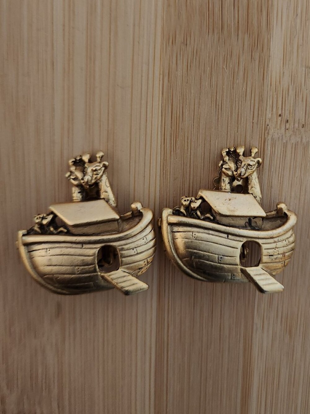 Ajc Vintage Gold Tone Noah's Ark Clip-on Earrings - Boat Animals Motif